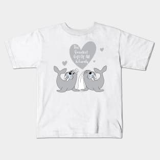 Seal Happy Ending - The Greatest Gift of all is Family - Happy Valentines Day Kids T-Shirt